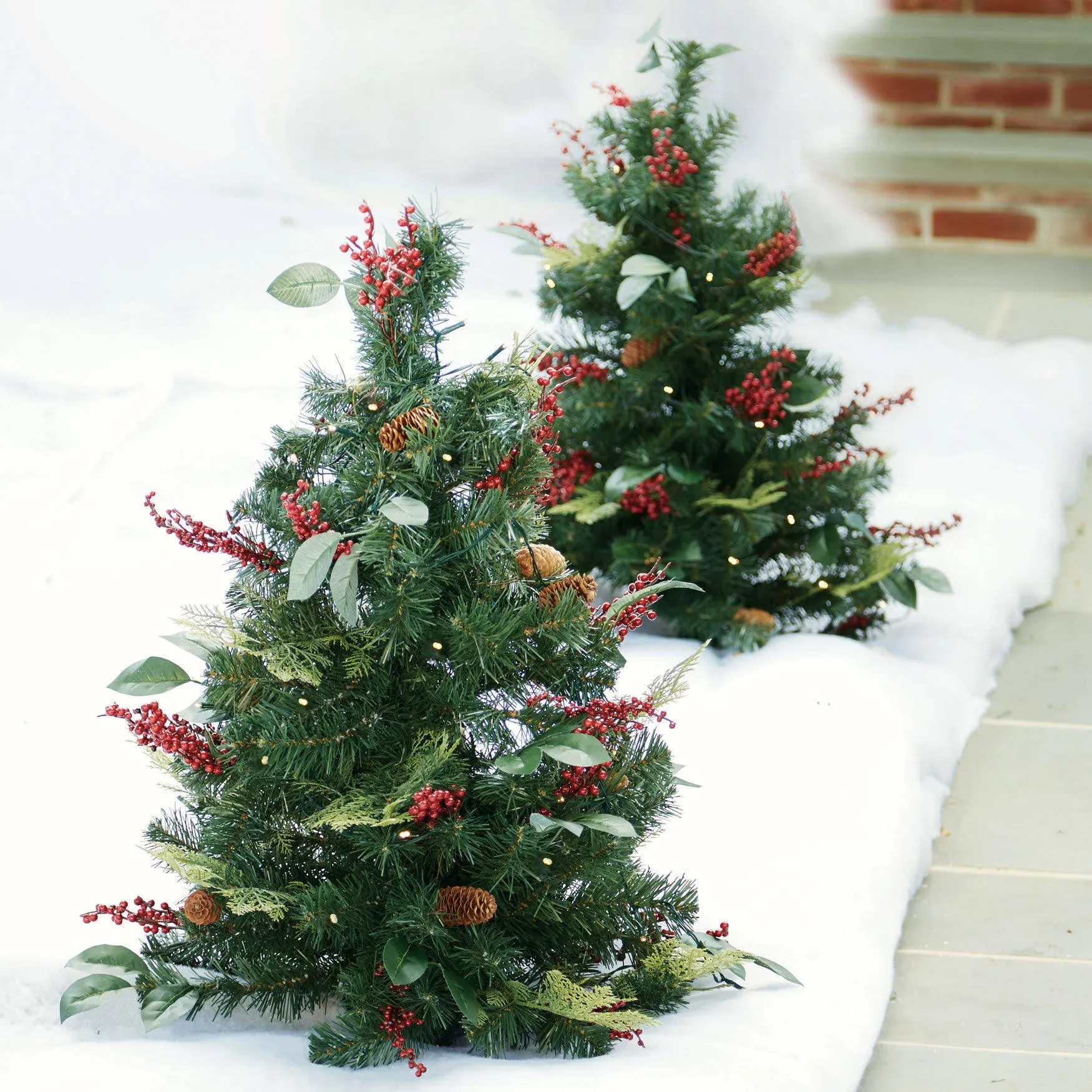 BrylaneHome 3' Pre-Lit Decorated Stake Tree