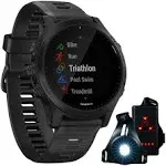 010-02063-00 Garmin Forerunner 945 GPS Reloj Deportivo (Negro) Paquete con Elementos Esenciales Deco Portátil Luz de Seguridad Delantera y Trasera, Correa de Confort Ajustable