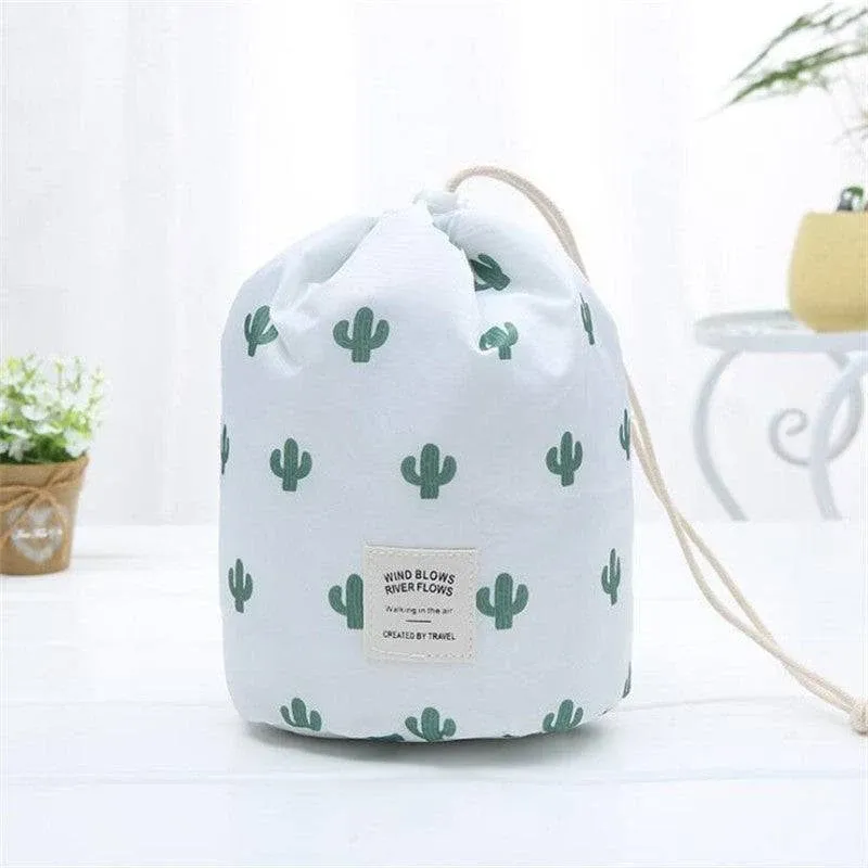 Threaded Pear Portable Cosmetic Bags